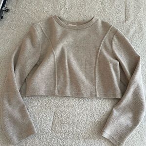 Gianni Bini oat colored cropped sweater size medium